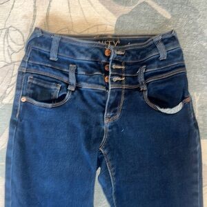 Vanity high rise 3-button skinny jeans. Sz 27Wx32L. Excellent condition.